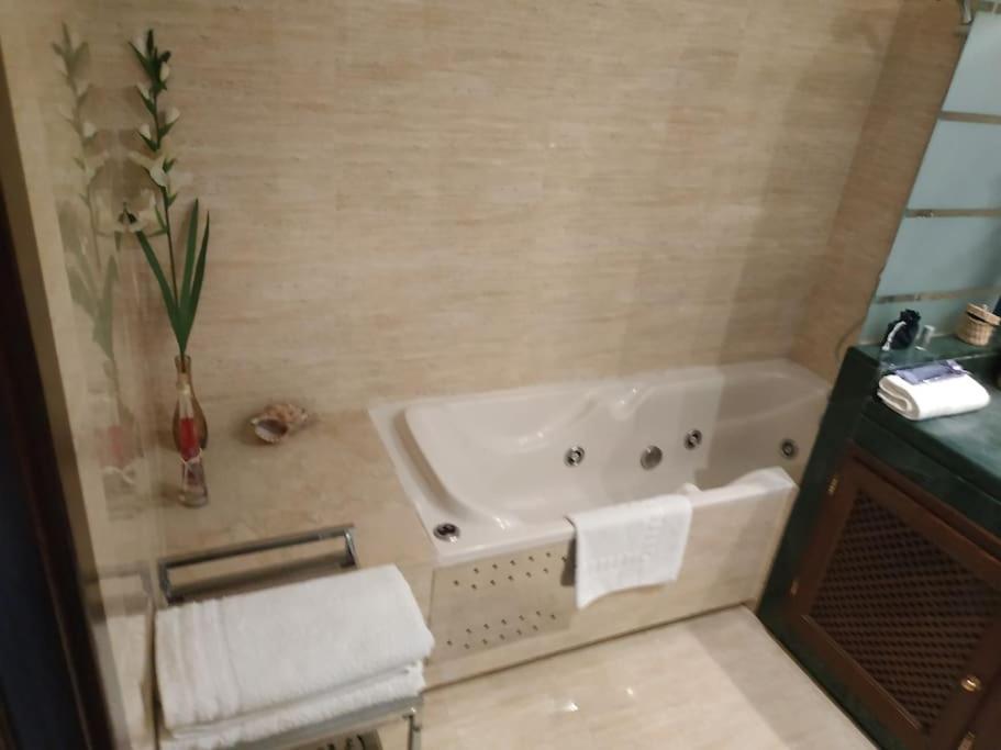 Luxury Apartment With Sea Views, Golf, Gym, Spa, 7 Pools Ojén Esterno foto