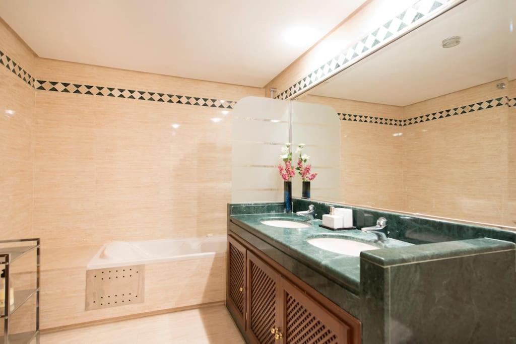 Luxury Apartment With Sea Views, Golf, Gym, Spa, 7 Pools Ojén Esterno foto